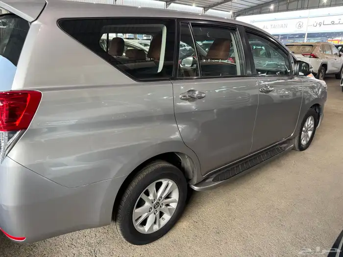 للبيع تويوتا انوفا 2022 3