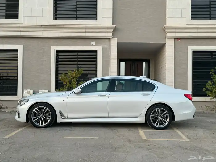 بي ام دبليو مديل 2019 730 1