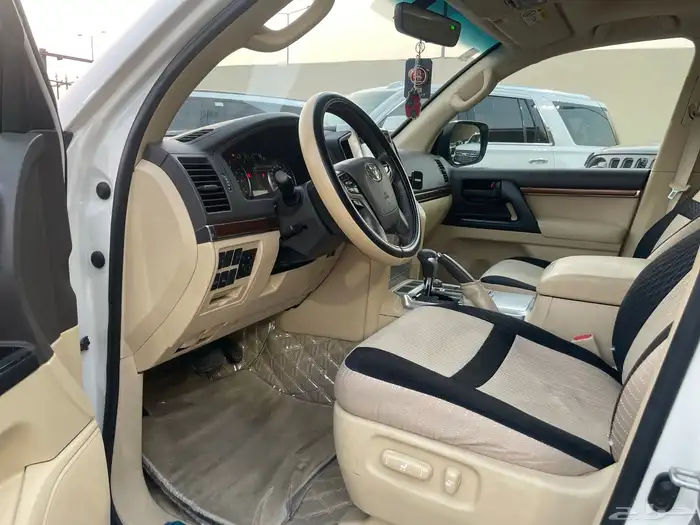 تويوتا لاندكروزر 2017 سعودي فل 12