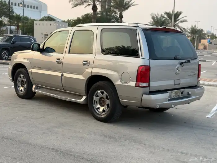 كاديلاك اسكاليد 2005 قمه النضافه 11