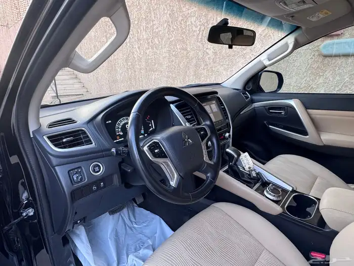 مستبيشي مونتيرو 2020 بحالة ممتازة 17