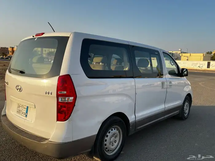 H-1 باص هيونداي 2016 12