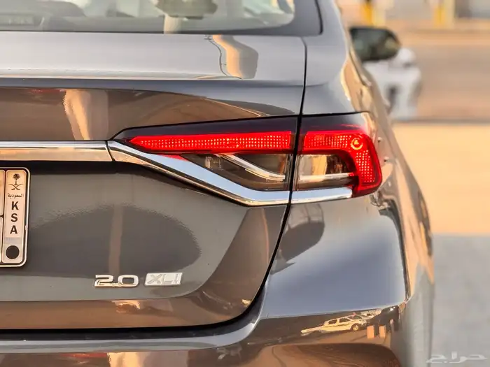 تويوتا كورولا 2024 رمادي 2.0 8