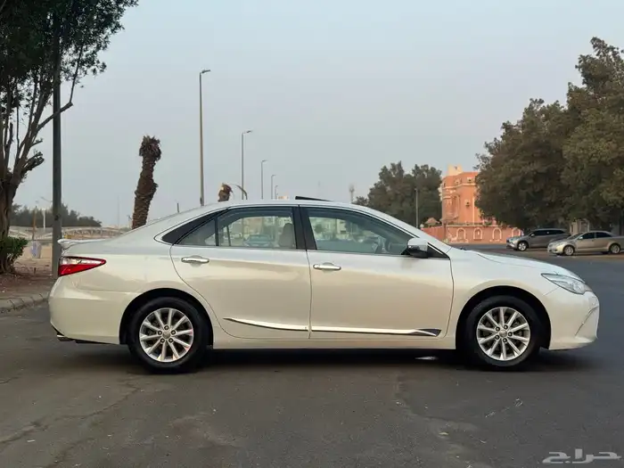 تويوتا كامري 2017 فل كامل GLX ابيض لولي 3