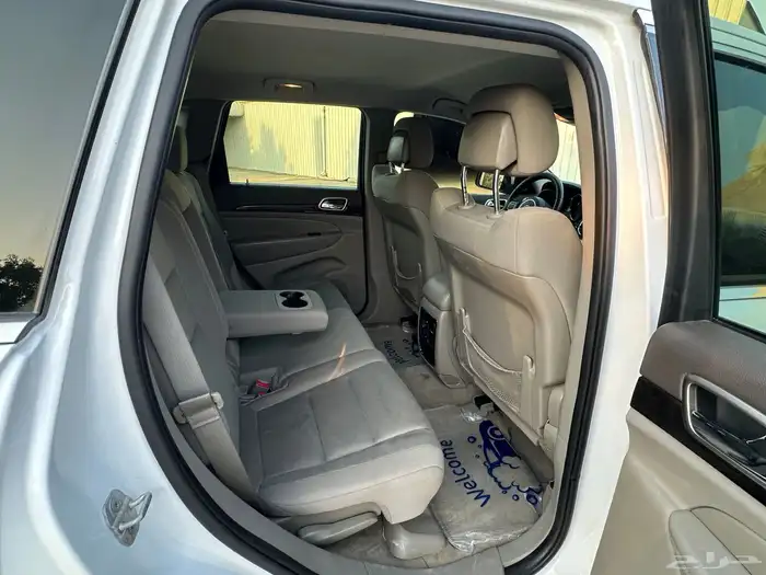 جيب شيروكي موديل 2013 15