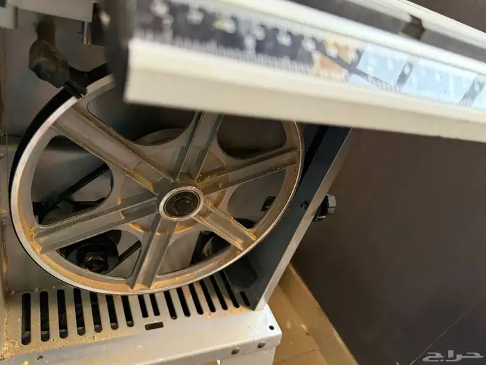 منشار شريطي ماكيتا Makita Bandsaw 3