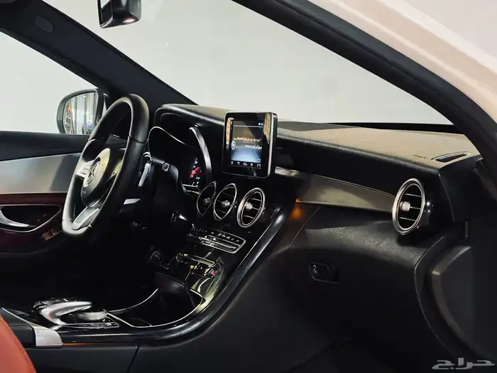 مرسيدس C200 2018 بحاله ممتازه 10