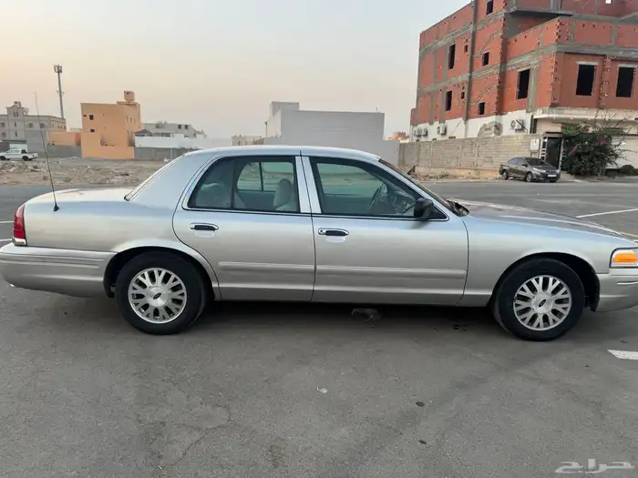 فورد كروان فكتوريا ممشى قليل 2