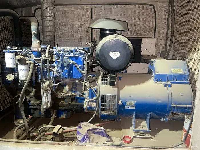 مولد كهرباء كاتم 3