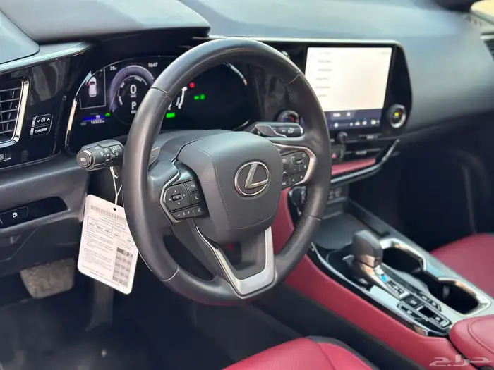 لكزس NX350h شبه جديده ماشيه 16 الف فقط بحاله الوكاله 46
