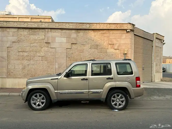 جيب ليبرتي 2011 للبيع 1