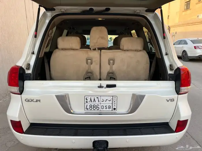 للبيع لاندكروزر 2010 نظيف جدا 8