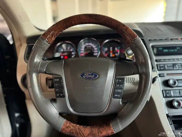 فورد تورس موديل 2011 نظيف جدا 13