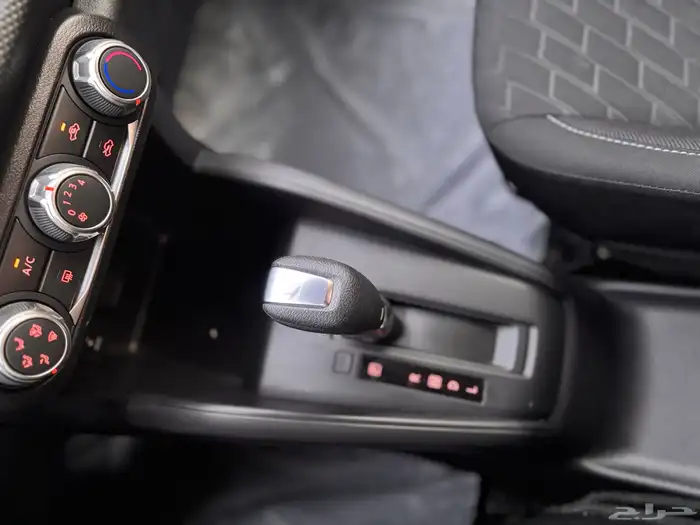 نيسان كيكس 2023 33