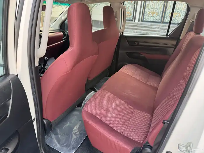 تويوتا هايلوكس GLI 2019 بنزين دبل عداد قليل نظيفه 9