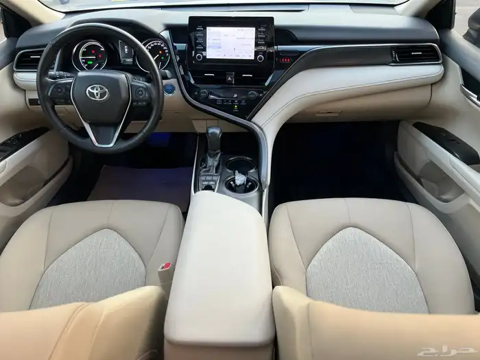 تويوتا كامري 2024 GLE (هايبرد) 17