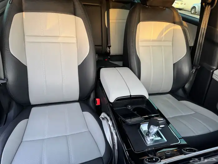 لاندروفر ايفوك 2022 وراد الناغي 14