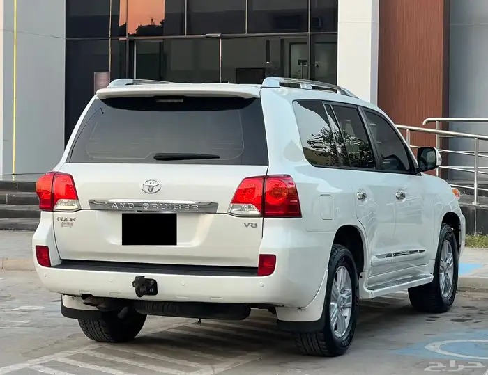 تويوتا لاندكروزر 2014 GXR (بدي وكالة) 5