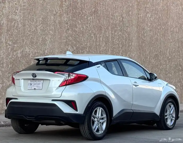 تويوتا هايبرد CHR 2022 اقتصادية بالبنزين 5