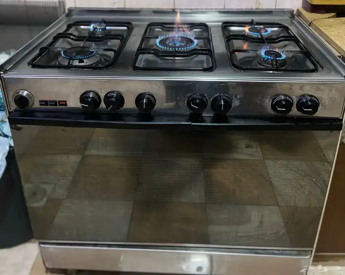 فرن كبير شغال للبيع 0