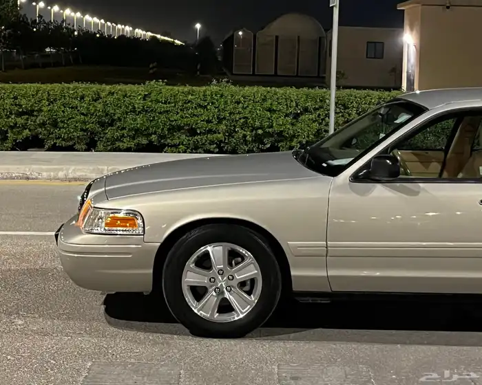 فورد كراون فكتوريا ( ممشى قليل ) 3