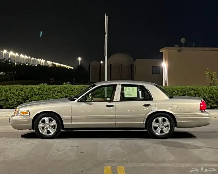 فورد كراون فكتوريا ( ممشى قليل ) 4