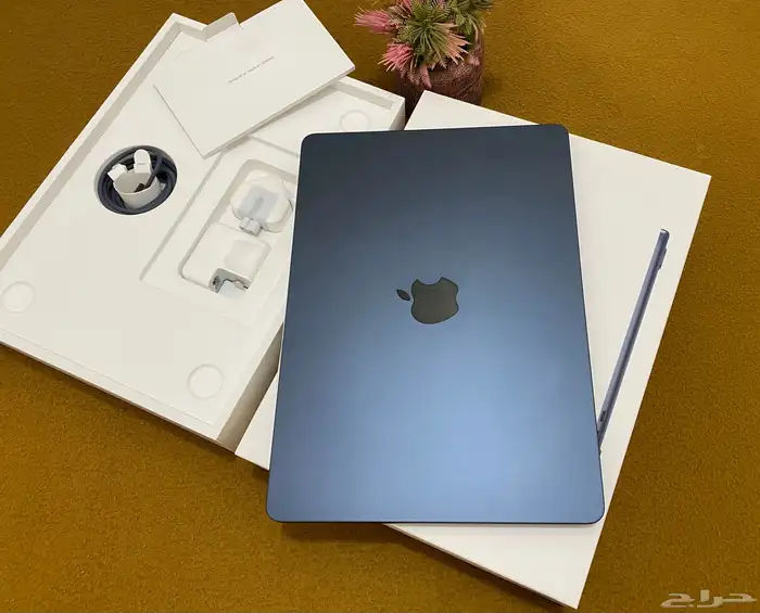 ماك بوك اير M4 نفس الجديد تماما ضمان جرير 2