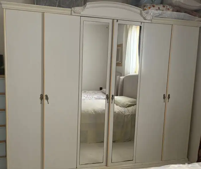 دولاب ملابس كبير 0