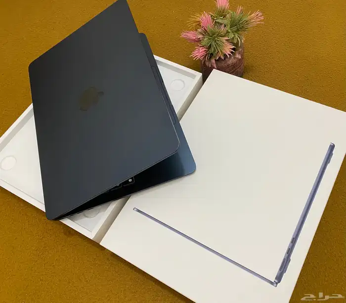 ماك بوك اير M4 نفس الجديد تماما ضمان جرير 0