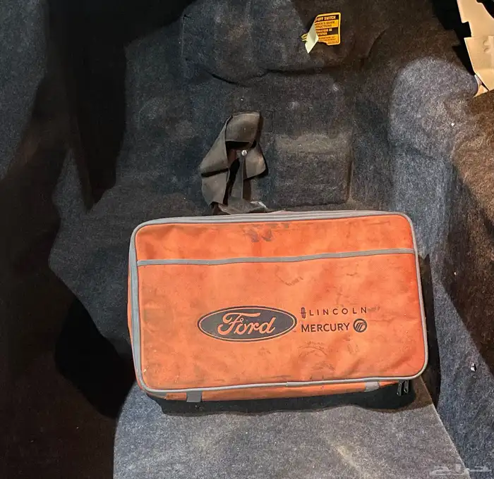 للبيع فورد بوليسي 2010 عداد قليل نظيف جدا 14