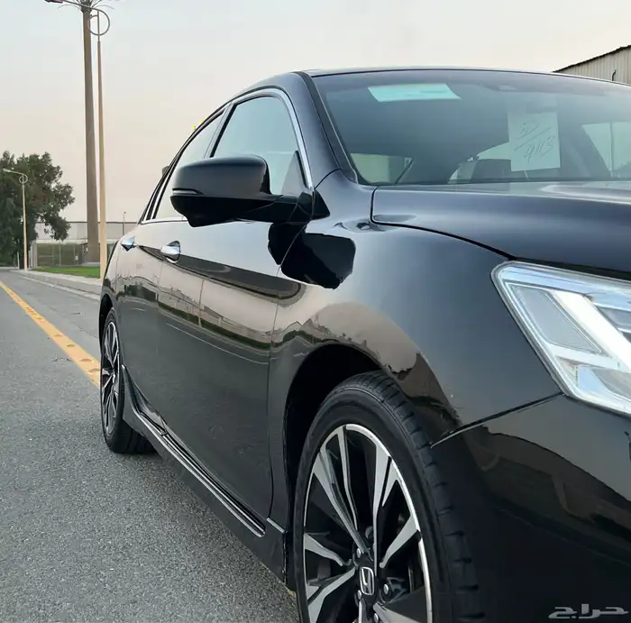 هوندا اكورد 2017 V6 sport نظيفة جدا 17