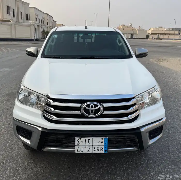 تويوتا هايلوكس GLI 2019 بنزين دبل عداد قليل نظيفه 6