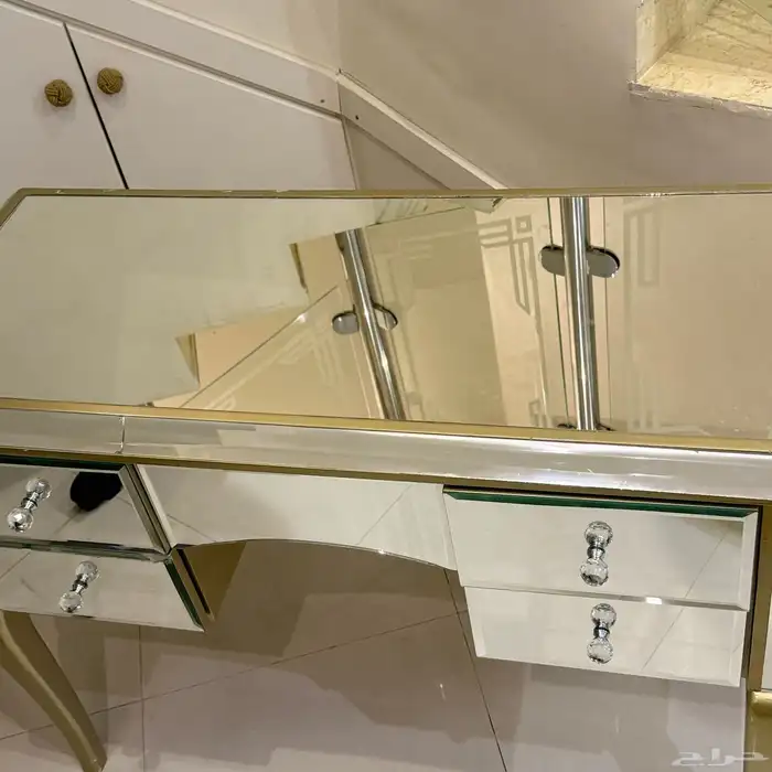 طقم كمدينتين وتسريحة 0