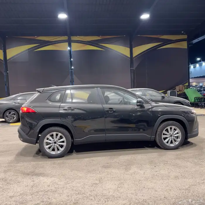 تويوتا كورولا كروس 2025 نص فل ( اصفار) 8