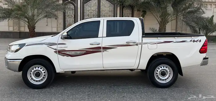 تويوتا هايلوكس GLI 2019 بنزين دبل عداد قليل نظيفه 0