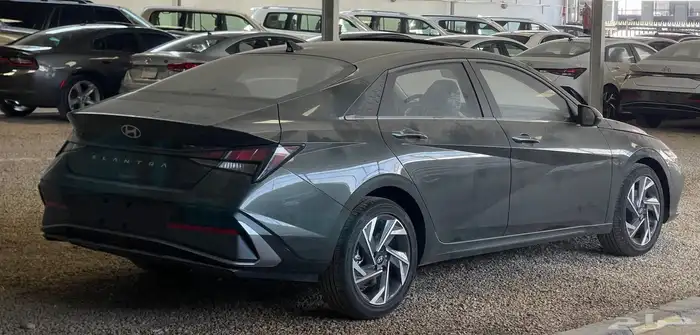 هونداي- إلنترا-2025-كمفورت- بطاقة جمركية- أصفار- بنزين 2