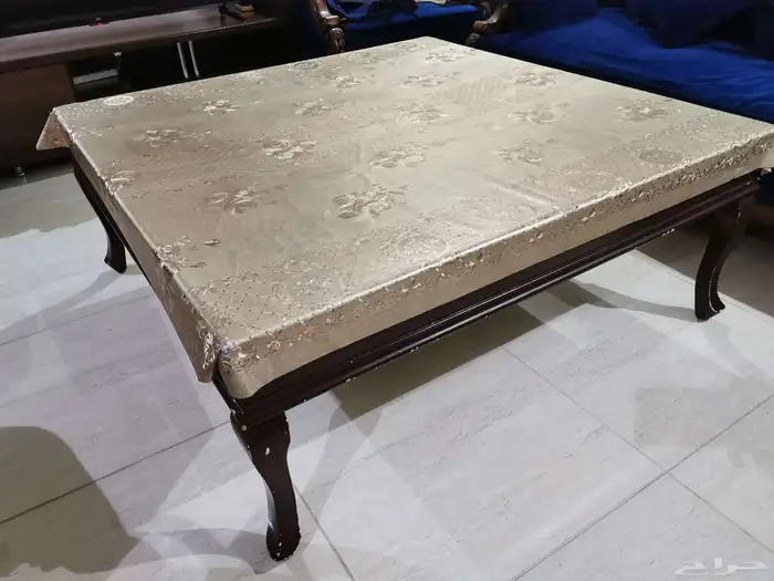 طاولة خشبية مربعة الشكل مقاس 120سم 120.سم 2