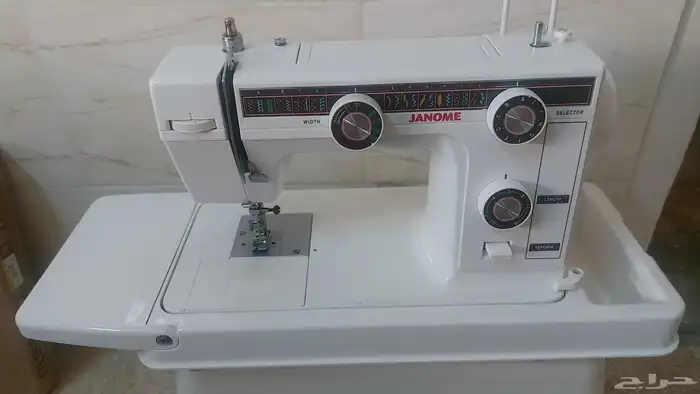مكينه خياطه جانومي شبه جديده 1
