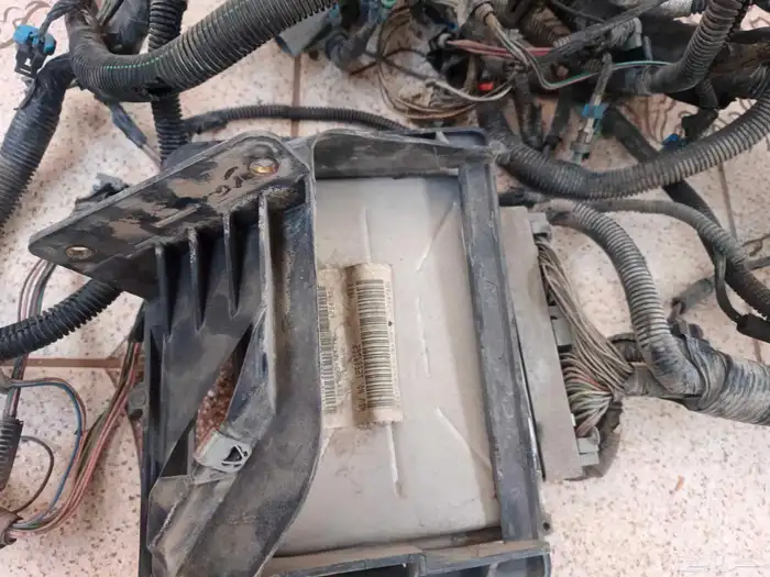 كمبيوتر جمس مع ظفيرة مع علبة الفيوزات 2