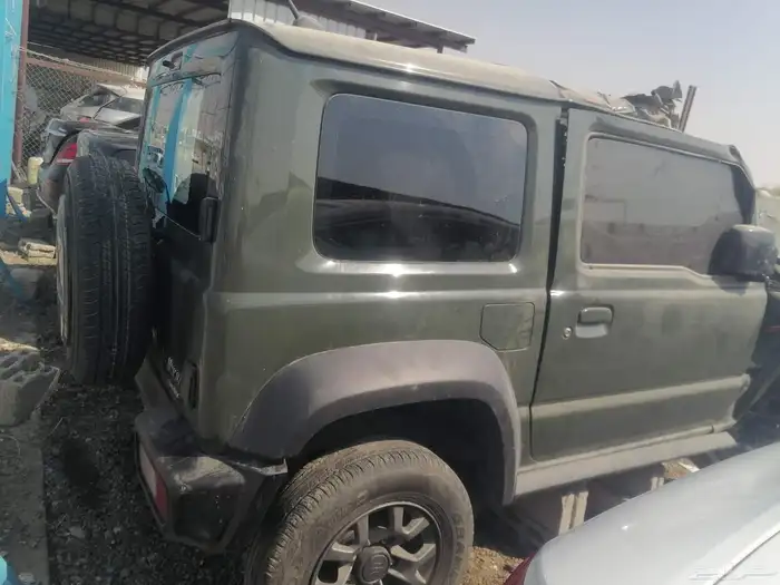 يوجد لدينا قطع تشليح سيارات 1