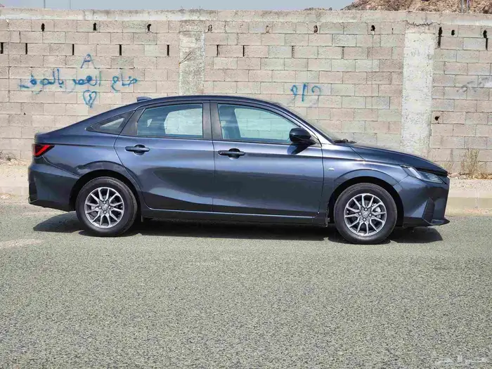 تويوتا يارس 2023 6