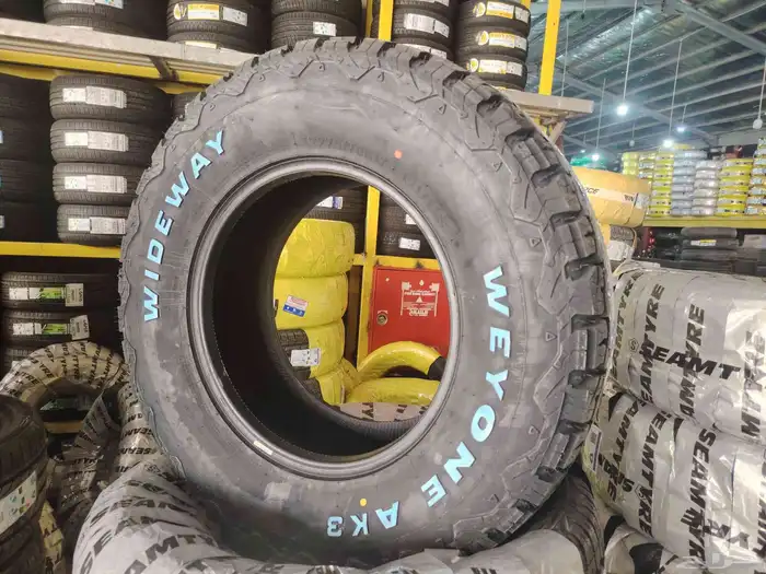 جنوط جمس كويتي مقاس 17 مع كفرات حجري 11