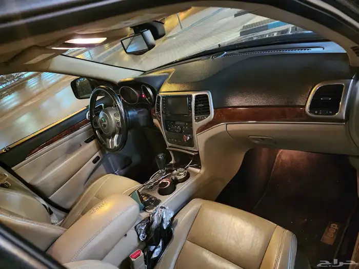 grand cherokee 2011 hemi V8 5.7 استمارة سارية 5