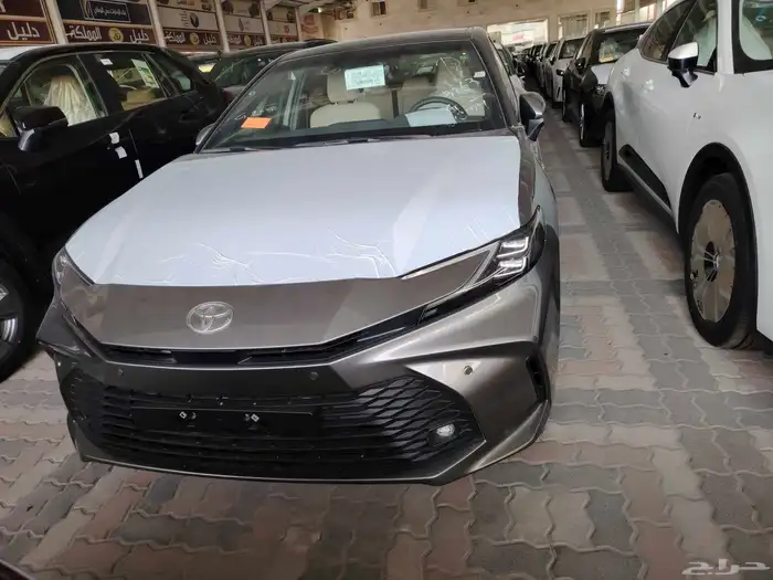 تويوتا كامري LE هايبرد 2025 تيتانيوم سعودي 0