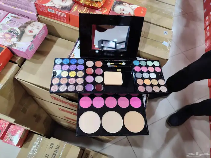 علب مكياج عمليه وموفره 6