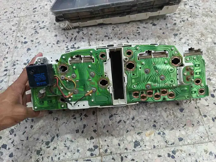 قطع غيار السيارات 1