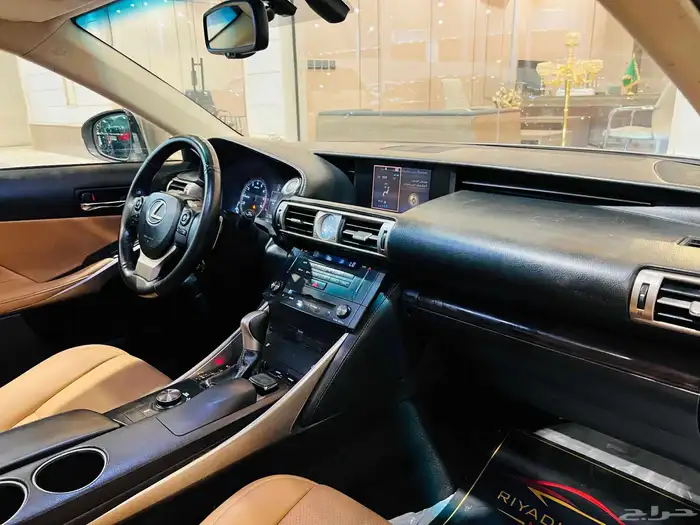 لكزس lS 350 2016 سعودي نظيف جدا 12