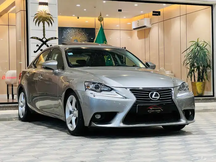 لكزس lS 350 2016 سعودي نظيف جدا 1