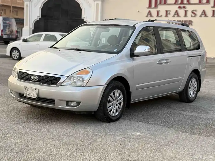 كيا كارنيفال 2015اتوماتيك نضيف 3