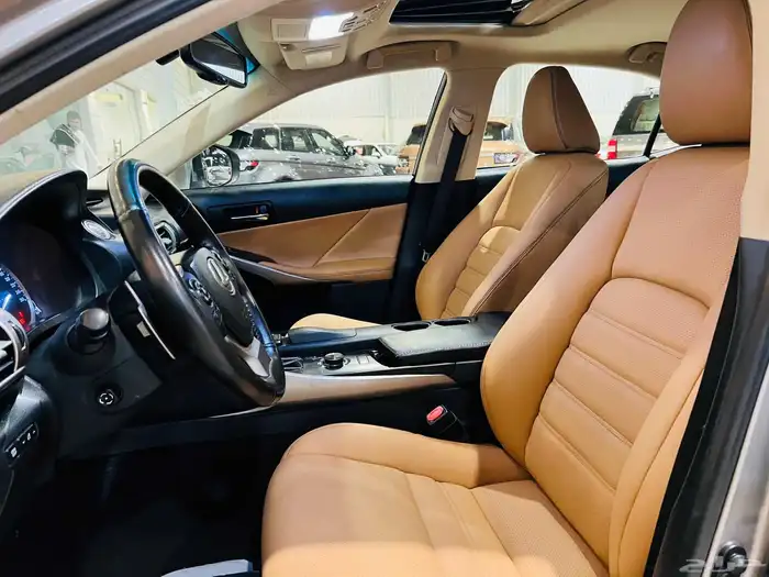 لكزس lS 350 2016 سعودي نظيف جدا 6